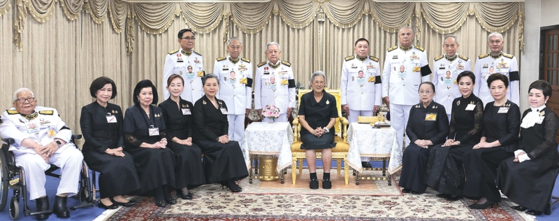 พระบาทสมเด็จพระเจ้าอยู่หัว ทรงพระกรุณาโปรดเกล้าโปรดกระหม่อมให้ สมเด็จพระกนิษฐาธิราชเจ้า กรมสมเด็จพระเทพรัตนราชสุดาฯ สยามบรมราชกุมารี
เสด็จลงแทนพระองค์ ณ อาคารชัยพัฒนา สวนจิตรลดา พระราชวังดุสิต พระราชทานพระราชวโรกาสให้ พลเอกสุรยุทธ์ จุลานนท์ ประธานองคมนตรี
นำคณะองคมนตรี และภริยา เฝ้าทูลละอองพระบาท ถวายพระพรชัยมงคล และทูลเกล้าทูลกระหม่อมถวายเงินและสิ่งของ เนื่องในโอกาสวันเฉลิมพระชนมพรรษา สมเด็จพระนางเจ้าสิริกิติ์ พระบรมราชินีนาถ พระบรมราชชนนีพันปีหลวง วันที่ 12 สิงหาคม 2568 เมื่อวันพฤหัสบดีที่ 26 กุมภาพันธ์ 2569 เวลา 14.00 น.