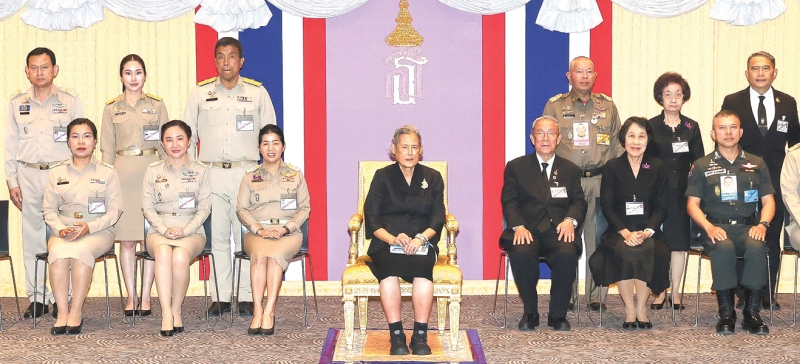 สมเด็จพระกนิษฐาธิราชเจ้า กรมสมเด็จพระเทพรัตนราชสุดาฯ สยามบรมรมราชกุมารี เสด็จพระราชดำเนินไปทรงเปิดนิทรรศการแสดงผลงานทักษะทางวิชาการของนักเรียน ภายใต้การประชุมวิชาการพัฒนาเด็กและเยาวชนในถิ่นทุรกันดาร ตามพระราชดำริ ประจำปี 2568 ที่นำผลงานของนักเรียนจากการประชุมฯ มาจัดแสดงในหัวข้อ “การเกษตรที่เป็นมิตรต่อสิ่งแวดล้อม” ณ หอศิลปวัฒนธรรมแห่งกรุงเทพมหานคร เขตปทุมวัน กรุงเทพมหานคร เมื่อวันศุกร์ที่ 27 กุมภาพันธ์ 2569 เวลา 13.47 น.