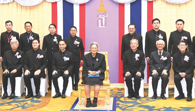 สมเด็จพระกนิษฐาธิราชเจ้า กรมสมเด็จพระเทพรัตนราชสุดาฯ สยามบรมราชกุมารี เสด็จพระราชดำเนินไปทรงเปิดการประชุมเวชศาสตร์วิถีชีวิตและสุขภาวะโลก 2026 ในหัวข้อ “พลังขององค์กรพันธมิตร” โดยมีสมาชิก 103 องค์กรพันธมิตรของสมาคมเวชศาสตร์วิถีชีวิตและสุขภาวะไทย เพื่อการแลกเปลี่ยนเรียนรู้ของแพทย์และบุคลากรทางสุขภาพไทย 130 คน ที่ผ่านการสอบประกาศนียบัตรของคณะกรรมการสากลเวชศาสตร์วิถีชีวิต ซึ่งมีกระบวนการประเมินความรู้และสมรรถนะที่เข้มข้น เสริมสร้างคุณภาพการดูแลผู้ป่วย และป้องกันโรค ณ โรงแรมเดอะ เบอร์เคลีย์ ประตูน้ำ เขตราชเทวี กรุงเทพฯ เมื่อวันจันทร์ที่ 2 มีนาคม 2569