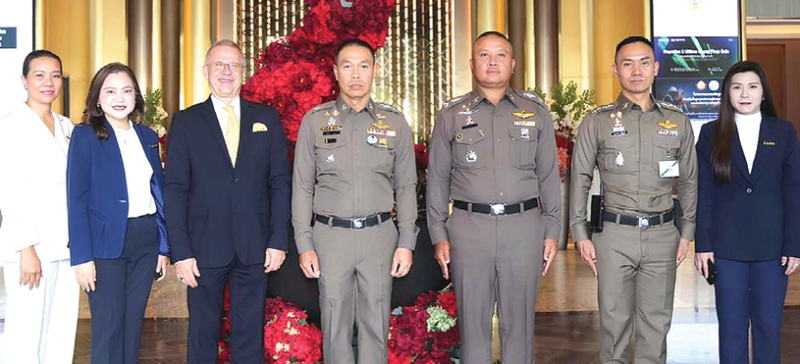 ขจัดภัยพาล บริการประชาชน : พล.ต.ท.สยาม บุญสม ผู้บัญชาการตำรวจนครบาล เปิดการอบรมสัมมนาผู้ควบคุมเหตุการณ์พื้นที่ (On-scene Commander) เพื่อเสริมศักยภาพผู้บังคับบัญชานครบาล ยกระดับการสั่งการรับมือเหตุวิกฤต โดยมี พล.ต.ต.เกียรติกุล สนธิเณร ผู้บังคับการตำรวจนครบาล 2, พ.ต.อ.ยุทธศิลป์ การินทร์ ผู้กำกับการ สน.ทุ่งสองห้อง ร่วมงาน ที่ โรงแรมอัศวิน แกรนด์ คอนเวนชั่น