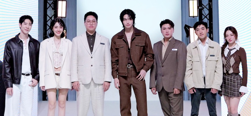 รุ่นใหม่ล่าสุด : ดรัณกร ตั้งพิสิษฐ์ไพบูลย์ รองประธาน เรียลมี ประเทศไทย, พิตตินันท์
วัฒนพงษ์ ผจก.ฝ่ายผลิตภัณฑ์ และ ธน รุ่งมณีลักษณ์ ผจก.ฝ่ายการตลาด จัดงาน
เปิดตัวสมาร์ทโฟนรุ่นใหม่ล่าสุด “realme 16 Series 5G” โดยมี วิน เมธวิน โอภาสเอี่ยมขจร แบรนด์แอมบาสซาเดอร์ “เรียลมี” ร่วมงาน ที่ เอ็ม ทาวเวอร์