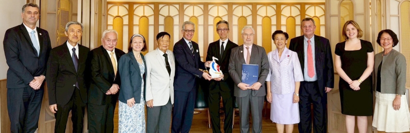 เชื่อมโยง : ดร.ศศิธารา พิชัยชาญณรงค์ จัดงานเลี้ยงต้อนรับ Dr.Philippe ADVANI ประธานสถาบันแห่งชาติด้านภาษาและอารยธรรมตะวันออก
(INALCO) จากกรุงปารีส ซึ่งเดินทางมาร่วมงานสัมมนาเกี่ยวกับนักประวัติศาสตร์และนักโบราณคดี คนสำคัญ 2 ท่าน คือ กรมพระยาดำรงราชานุภาพ และ ศ.จอร์จ เซเดส ที่จะจัดในเดือนมิถุนายน ที่ กรุงเทพฯ โดยมี ฌ็อง-โกลด ปวงเบิฟ เอกอัครราชทูตสาธารณรัฐฝรั่งเศสประจำราชอาณาจักรไทย, ดร.สุทธิพันธ์ จิราธิวัฒน์ ประธานกลุ่มเซ็นทรัล, กอบชัย จิราธิวัฒน์, ศรีภูมิ ศุขเนตร, ดร.ชิงชัย หาญเจนลักษณ์ ร่วมงาน