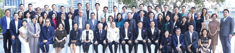 รุ่นที่ 8 : สนั่น อังอุบลกุล ประธานมูลนิธิเพื่อสถาบันการศึกษาวิชาการจัดการแห่งประเทศไทย (IMET) ต้อนรับ ดร.สมเกียรติ ตั้งกิจวานิช, ขัตติยา อินทรวิชัย,
บรรยง พงษ์พานิช, ดร.อาทิรัตน์ จารุกิจพิพัฒน์, เทวินทร์ วงศ์วานิช และ วิชัย เบญจรงคกุล ซึ่งมาเป็น Mentors ในโครงการ “IMET MAX” เพื่อหล่อหลอม
ผู้นำรุ่นใหม่ให้เป็นทั้ง “คนเก่ง” ในการบริหาร และ “คนดี” ที่มีธรรมาภิบาล โดยมี ดร.ชุมพล พรประภา, รศ.พรหมพิไล คุณาพันธุ์, ธนพล ศิริธนชัย,
ปฐมา จันทรักษ์, ดร.สาคร สุขศรีวงศ์, กอบกาญจน์ วัฒนวรางกูร, บรรณ เกษมทรัพย์ และ ปิยะดิษฐ์ อัศวสิริสุข ร่วมงาน ที่เกษร เออร์เบิน ราชดำริ