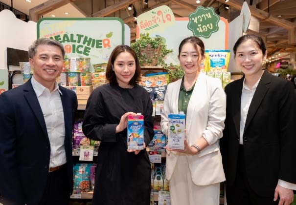 “ทางเลือกสุขภาพ” : วลัยทิพย์ ซื่อตรงมั่นคง ผอ.ฝ่ายสื่อสารองค์กร เครือเฮอริเทจ ผู้ผลิตและจัดจำหน่ายอาหารและเครื่องดื่มเพื่อสุขภาพ อาทิ ถั่วบลูไดมอนด์ และน้ำนมข้าวโอ๊ตลัฟ ในฐานะพันธมิตรคนสำคัญที่ได้รับเลือกเป็นหนึ่งในแบรนด์ชั้นนำ
