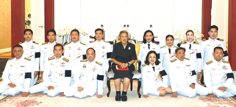 สมเด็จพระกนิษฐาธิราชเจ้า กรมสมเด็จพระเทพรัตนราชสุดาฯ สยามบรมราชกุมารี เสด็จออก ณ ห้องรับรองพิเศษ ท่าอากาศยานสุวรรณภูมิ อำเภอบางพลี จังหวัดสมุทรปราการ พระราชทานพระราชวโรกาสให้ นายกิตติพงศ์ กิตติขจร ผู้อำนวยการท่าอากาศยานสุวรรณภูมิ บริษัท ท่าอากาศยานไทย จำกัด (มหาชน) นำคณะผู้บริหาร และพนักงาน บริษัท ท่าอากาศยานไทย จำกัด (มหาชน) เฝ้าทูลละอองพระบาท ถวายพระพรชัยมงคล และทูลเกล้าทูลกระหม่อม
ถวายเงินโดยเสด็จพระราชกุศลตามพระราชอัธยาศัย เนื่องในโอกาสวันคล้ายวันพระราชสมภพ 2 เมษายน 2569 เมื่อวันเสาร์ที่ 4 เมษายน 2569 เวลา 10.30 น.