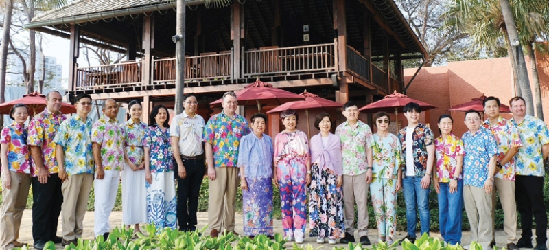 เพื่อความเป็นสิริมงคล : จรรย์สมร วัธนเวคิน, วรรณสมร วรรณเมธี และ มาร์โก อะวิตาบิเล่ จัดพิธีทำบุญ
และตั้งศาลพระภูมิชัยมงคล เนื่องในโอกาสเตรียมเปิดโรงแรมแห่งใหม่ “โรงแรม เดอะ บาราย หัวหิน -
ดิ อันบาวด์ คอลเลคชั่น บาย ไฮแอท” โดยมี สุขกาญจน์-สุวรรณี วัธนเวคิน, ธีร์ วรรณเมธี, สรินธร
แมคมาฮอน เข้าร่วมพิธี ที่โรงแรม เดอะ บาราย หัวหิน-ดิ อันบาวด์ คอลเลคชั่น บาย ไฮแอท จ.ประจวบคีรีขันธ์