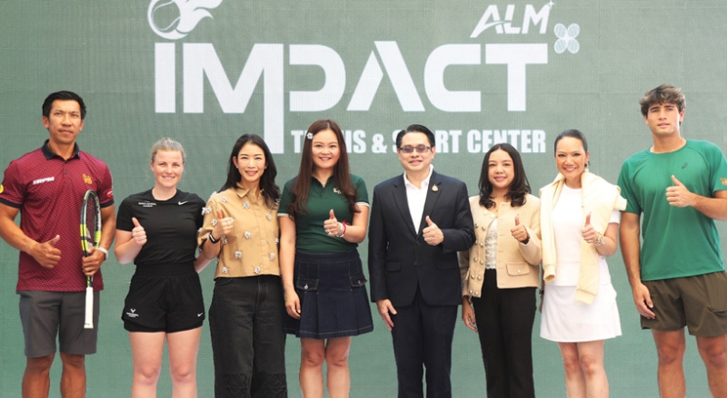 แกรนด์ โอเพนนิ่ง : ดร.อุษณีย์ มหากิจศิริ ลีโอณีโอ ประธานบริษัท เคเอฟยู จำกัด จัดงานเปิดตัวสนาม
เทนนิส แห่งใหม่ 14 คอร์ท ที่ เมืองทองธานี แบรนด์ใหม่ในเครือ เอแอลเอ็ม เอ็กซ์ อิมแพ็ค เทนนิส
แอนด์ สปอร์ต เซ็นเตอร์ โดยมี ภราดร ศรีชาพันธุ์, ชาร์ล็อต แวน ดีเมิน, ดร.สุวรรณา ศิลปอาชา, ดร.ก้องศักด
ยอดมณี, พีรยาพัณณ์ พงษ์สนาม, ปรียามล ธนวิสุทธิ์ และ แม็กซิมัส ภราพล โจนส์ เข้าร่วมงาน