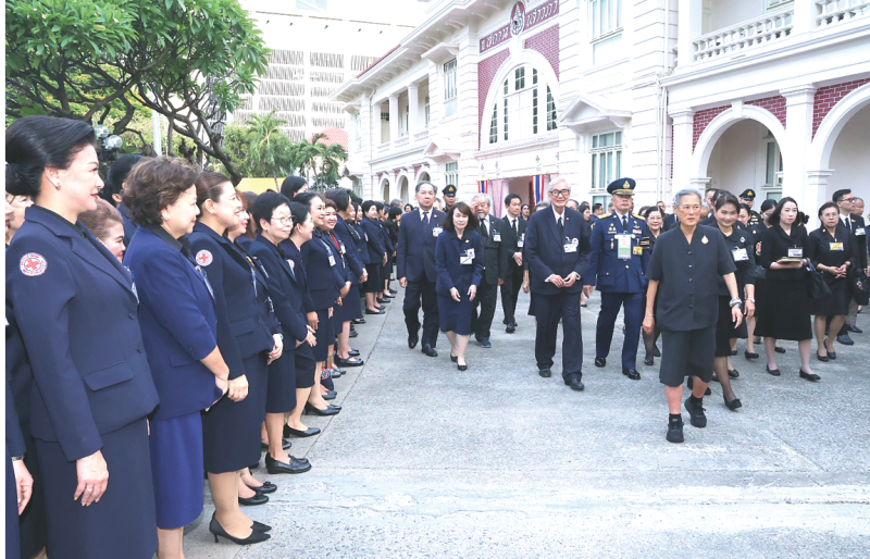 สมเด็จพระกนิษฐา
ธิราชเจ้า กรมสมเด็จ
พระเทพรัตนราชสุดาฯ
สยามบรมราชกุมารี
อุปนายิกาผู้อำนวยการ
สภากาชาดไทย เสด็จพระราชดำเนิน
ไปทรงบาตรพระสงฆ์
ร่วมกับคณะผู้บริหาร
และบุคลากรเนื่องใน
โอกาสงานวันสถาปนา
สภากาชาดไทย ครบ 133 ปี ที่ส่งเสริมและ
ช่วยเหลือประชาชน
ผู้ทุกข์ยากและผู้ด้อยโอกาส ณ สถานเสาวภา สภากาชาดไทย เขตปทุมวัน กรุงเทพมหานคร เมื่อวันศุกร์ที่ 24 เมษายน 2569