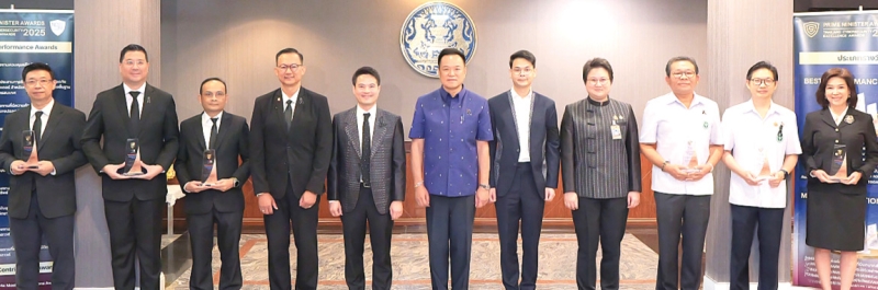 สร้างภูมิคุ้มกันดิจิทัลให้ยั่งยืน : นุสรา (อัสสกุล) บัญญัติปิยพจน์ ประธานเจ้าหน้าที่บริหาร บมจ.ไทยสมุทรประกันชีวิต รับรางวัล “Best
Performance Awards ประเภทหน่วยงานความพร้อมในการปฏิบัติตามมาตรฐานผู้ใช้บริการคลาวด์” จาก อนุทิน ชาญวีรกูล นายกรัฐมนตรี และ รมว.มหาดไทย ด้วยผลงานบริหารจัดการความมั่นคงปลอดภัยไซเบอร์ตามมาตรฐานสากล ในงาน “Prime Minister Awards :
Thailand Cybersecurity Excellence Awards 2025. จัดโดย สนง.คณะกรรมการการรักษาความมั่นคงปลอดภัยไซเบอร์แห่งชาติ ณ ทำเนียบรัฐบาล