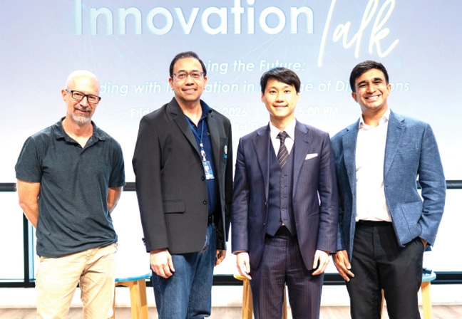 พลิกโฉม : จิรายุส ทรัพย์ศรีโสภา ปธ.จนท.บห.กลุ่มบริษัท บิทคับ แคปปิตอล กรุ๊ป โฮลดิ้งส์ และ Sahdev Phawa รอง ปธ.กก.Vision Lab เป็นวิทยากรในงานเสวนา หัวข้อ “อ่านอนาคต 5 ปีข้างหน้า ผ่านสายตาผู้นำด้านนวัตกรรม เมื่อเทคโนโลยีใหม่กำลังกำหนดเกมโลก” จัดโดย สถาบันบัณฑิตบริหารธุรกิจศศินทร์แห่งจุฬาฯ