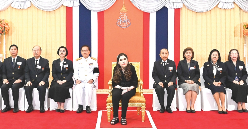 สมเด็จพระเจ้าน้องนางเธอ เจ้าฟ้าจุฬาภรณวลัยลักษณ์ อัครราชกุมารี กรมพระศรีสวางควัฒน วรขัตติยราชนารี เสด็จไปทรงเปิดงาน
“1 ทศวรรษ ในโอกาสครบ 11 ปี แห่งการก่อตั้งคณะแพทยศาสตร์ศรีสวางควัฒน” เพื่อพัฒนาด้านการแพทย์และการสาธารณสุขให้มีความก้าวหน้า
ทันสมัย ได้มาตรฐานสากล รวมถึงพัฒนาบุคลากรทางการแพทย์ให้มีความรู้ ความสามารถ และความเชี่ยวชาญเฉพาะทาง ให้ประชาชนเข้าถึง
บริการด้านการแพทย์และการสาธารณสุขอย่างทั่วถึงและเท่าเทียม ณ ราชวิทยาลัยจุฬาภรณ์ เมื่อวันจันทร์ที่ 18 พฤษภาคม 2569 เวลา 10.31 น.