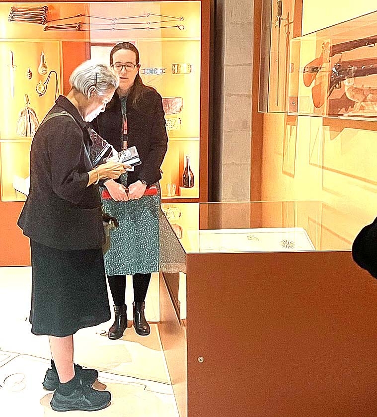 สมเด็จพระกนิษฐาธิราชเจ้า กรมสมเด็จพระเทพรัตนราชสุดาฯ สยามบรมราชกุมารี เสด็จพระราชดำเนินไปทอดพระเนตรพิพิธภัณฑสถานแห่งชาติสวิสชาโตว์ เดอ พร็องแฌ็งส์ ณ เมืองนียง สมาพันธรัฐสวิส และ
ทอดพระเนตรการดำเนินงานของ บริษัท ไลกาจีโอซิสเตม จำกัด ที่เมืองแฮร์บรุค (Heerbrugg) และหอจดหมายเหตุ
ลายปักส่วนบุคคล ณ บริษัท บิซอฟเท็คส์ทีล จำกัด เมื่อวันอังคารที่ 19 พฤษภาคม 2569 เวลา 09.00 น.