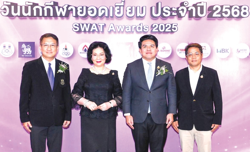 ผลงานโดดเด่นในรอบปี : คุณหญิงปัทมา ลีสวัสดิ์ตระกูล กรรมการคณะกรรมการโอลิมปิกสากล (ไอโอซีเมมเบอร์) ในฐานะ
ประธานจัดงานฯ และ สุรศักดิ์ พันธ์เจริญวรกุล รมว.การท่องเที่ยวและกีฬา ร่วมกันเปิดงาน “วันนักกีฬายอดเยี่ยม
ประจำปี 2568” เพื่อมอบรางวัลและเชิดชูเกียรติบุคลากรทางการกีฬาสาขาต่างๆ สร้างขวัญและกำลังใจแก่นักกีฬา โดยมีคณะกรรมการบริหารสมาคมผู้สื่อข่าวกีฬาแห่งประเทศไทย ผู้จัดงาน ร่วมกันต้อนรับ ที่ โรงแรมอโนมา แกรนด์ กรุงเทพ
