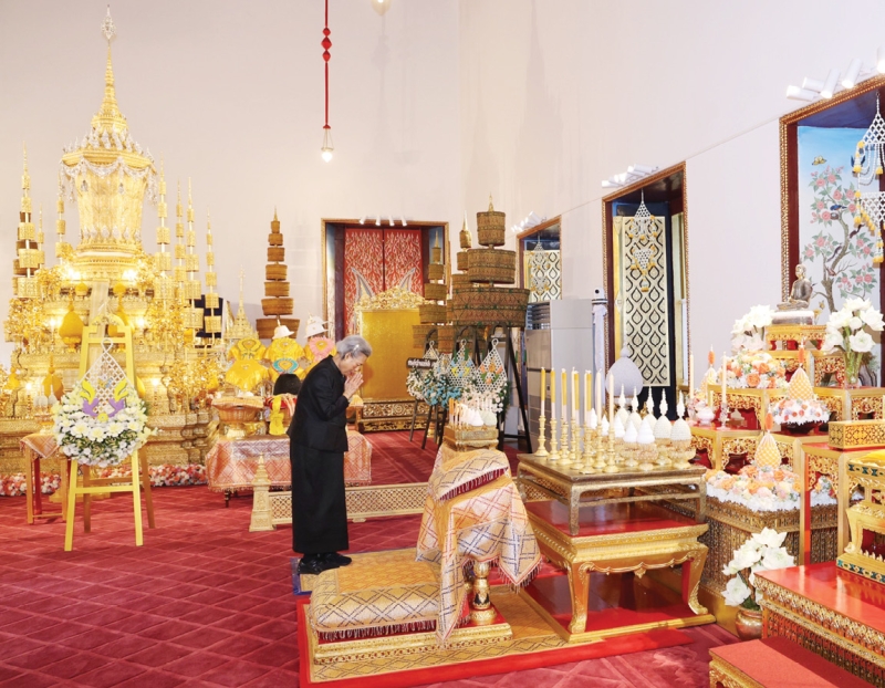 สมเด็จพระกนิษฐา
ธิราชเจ้า กรมสมเด็จ
พระเทพรัตนราชสุดาฯ สยามบรมราชกุมารี เสด็จพระราชดำเนินไปในการบำเพ็ญพระราชกุศลพระราชทานพระศพ สมเด็จพระเจ้าลูกเธอ
เจ้าฟ้าพัชรกิติยาภา
นเรนทิราเทพยวดี
กรมหลวงราชสาริณี
สิริพัชร มหาวัชรราชธิดา โดยมี พระวรวงศ์เธอ
พระองค์เจ้าเฉลิมศึก
ยุคล, ม.จ.ศรีสว่างวงศ์
ยุคล และ ท่านผู้หญิง
สิริกิติยา เจนเซน โดยเสด็จด้วย ณ
พระที่นั่งพิมานรัตยา
ในพระบรมมหาราชวัง เมื่อวันอาทิตย์ที่ 14 มิถุนายน 2569 เวลา 07.32 น.