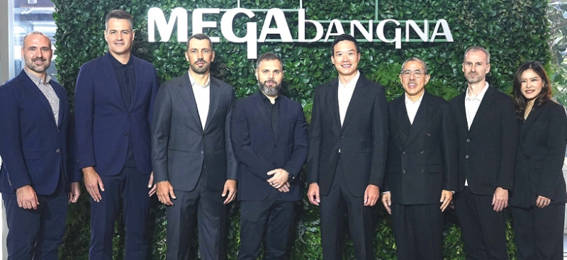พลิกโฉมกรุงเทพฯ ฝั่งตะวันออก : ภูมิ จิราธิวัฒน์ Head of Hotels and Alternative investments บมจ.
เซ็นทรัลพัฒนา และ เอเดรียน มิเรีย กก.ผจก.อิคาโน เซ็นเตอร์ ร่วมกันขยายพื้นที่ศูนย์การค้าเมกาบางนาครั้งใหญ่
ด้วยงบลงทุน 6,000 ล้านบาท สร้าง “a nature-led and experience-led destination” สำหรับทุกคน
ในครอบครัว พร้อมขับเคลื่อนมิกซ์ยูสมาสเตอร์แพลนระยะยาว โดยมีมูลค่าโครงการรวม 70,000 ล้านบาท