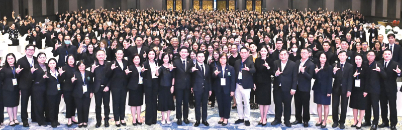 ขับเคลื่อนระบบสุขภาพของประเทศ : ดร.นพ.สราวุฒิ บุญสุข อธิบดีกรมวิทยาศาสตร์การแพทย์ มอบรางวัลชนะเลิศการนำเสนอผลงานวิชาการ
ด้านวิจัยและพัฒนา (R&D) และผลงานวิชาการด้านพัฒนางานประจำสู่งานวิจัย (R2R) เพื่อสร้างขวัญกำลังใจและส่งเสริมการพัฒนางานวิจัย
และนวัตกรรมด้านวิทยาศาสตร์การแพทย์อย่างต่อเนื่อง พร้อมปิดการประชุมวิชาการวิทยาศาสตร์การแพทย์ ครั้งที่ 34 ภายใต้หัวข้อ “From Lab
to Life : Sciences for Healthy Longevity จากห้องแล็บสู่ชีวิตจริง วิทยาศาสตร์เพื่อการมีสุขภาพยืนยาว” ที่ อิมแพ็ค ฟอรั่ม เมืองทองธานี

