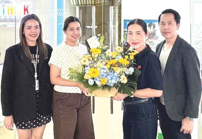 เริ่มตั้งแต่เด็ก : วราภรณ์ ตติปาณิเทพ กก.ผจก.บจก.เดอะไนน์ เซ็นเตอร์ ร่วมยินดี
กับ ภาวิดา ตั้งงามวิทยกุล ผจก.ROBOTHINK สถาบันสอน E-STEM วิทยาศาสตร์
เทคโนโลยี วิศวกรรม คณิตศาสตร์ วิทยาการหุ่นยนต์ และการเขียนโค้ดสำหรับเด็ก
ในโอกาสขยายสาขาใหม่ ที่ ศูนย์การค้าเดอะไนน์ เซ็นเตอร์ พระราม 9
