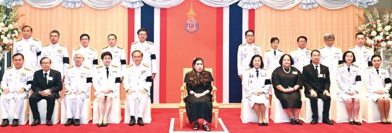 สมเด็จพระเจ้าน้องนางเธอ เจ้าฟ้าจุฬาภรณวลัยลักษณ์ อัครราชกุมารี กรมพระศรีสวางควัฒน วรขัตติยราชนารี เสด็จไปในพิธีพระราชทานรางวัลสมเด็จเจ้าฟ้าจุฬาภรณ์
ประจำปี 2568 ให้แก่ ศ.นพ.เฉิน จู อดีต ผอ.สถาบันโลหิตวิทยาแห่งเซี่ยงไฮ, ประธานสภากาชาดแห่งสาธารณรัฐประชาชนจีน และ ศ.นพ.หวัง เจิ้นอี้ ผอ.กิตติมศักดิ์
คณะแพทยศาสตร์ มหาวิทยาลัยเซี่ยงไฮ้เจียวทง เพื่อเชิดชูเกียรติบุคคลที่มีผลงานดีเด่นเป็นที่ประจักษ์ด้านการป้องกัน ควบคุม และดูแลรักษาผู้ป่วยมะเร็งจนเกิดผลดี เป็นประโยชน์ต่อมนุษยชาติ ณ โรงแรมอัศวิน แกรนด์ คอนเวนชั่น เขตหลักสี่ กรุงเทพมหานคร เมื่อวันพฤหัสบดีที่ 9 กรกฎาคม 2569 เวลา 09.49 น.