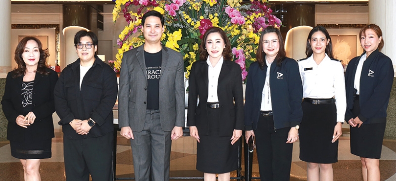 รุ่นที่ 2 : อนัคพล อิงคะกุล รองประธานกรรมการบริหาร มิราเคิล กรุ๊ป ต้อนรับ ฉฎาณิศา ชำนาญเวช
รอง กก.ผอ.ใหญ่ (สายงานทรัพยากรบุคคลและอำนวยการ) บมจ.ท่าอากาศยานไทย ในโอกาสเป็นประธานเปิดการฝึกอบรม “โครงการพัฒนาพนักงานผู้มีศักยภาพของ ทอท. ระดับ 3 และ 4” โดยมี ชลารวีท์ พิมนล์พันธุ์
ผอ.ฝ่ายพัฒนาการบริหาร สถาบันวิทยาการท่าอากาศยาน ร่วมงาน ที่โรงแรมมิราเคิล แกรนด์ คอนเวนชั่น