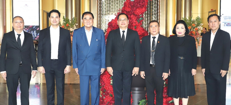 สัมมนาวิชาการประจำปี : ดร.อัศวิน อิงคะกุล ประธานกรรมการบริหาร มิราเคิล กรุ๊ป และ อนัคพล อิงคะกุล รองประธานกรรมการบริหาร ต้อนรับ ปกรณ์ นิลประพันธ์ รองนายกรัฐมนตรี ในพิธีเปิดการประชุม ภายใต้แนวคิด “กลไกการตรวจสอบหน้าที่ของรัฐ กุญแจสู่การสร้างธรรมาภิบาลอย่างยั่งยืน จัดโดย สำนักงานผู้ตรวจการแผ่นดิน โดยมี สุจินต์ ไชยชุมศักดิ์ ผู้ตรวจการแผ่นดิน พร้อมที่ปรึกษา วทัญญู ทิพยมณฑา, ม.ล.ปุณฑริก สมิติ และ ชูเกียรติ มาลินีรัตน์ ร่วมงาน ที่ โรงแรมอัศวิน แกรนด์ คอนเวนชั่น