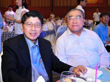 ศ.กิตติคุณ ดร.วิษณุ เครืองาม รองนายกฯ และ วิรัช ชินวินิจกุล รองประธานศาลฎีกา