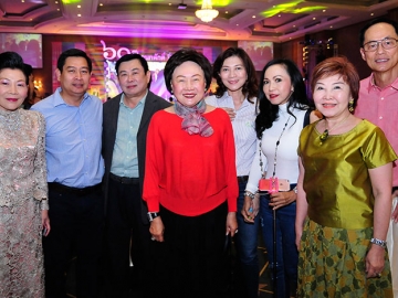 กลุ่มเพื่อน วปรอ. 4414 อาทิ สุนันท์ สิงห์สมบุญ, ดร.วาชิต รัตนเพียร, นพ.มารุต มัสยวาณิช,สุดารัตน์ วิทยฐานกรณ์, ดร.สุนีย์ ศรไชยธนะสุข, สุชัญญา ธนาลงกรณ์, ศรีวรรณา เจียรวัฒน์ชัย