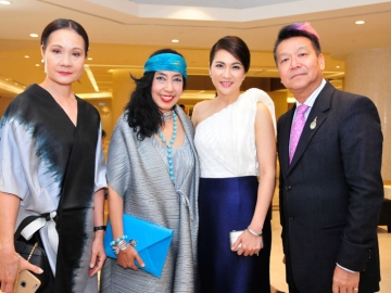 วราภรณ์ ศิริบุญมา, วันเพ็ญ ศักดาทร, ชลปรียา 
พัชรเศวต และ ม.ล.ศิริเฉลิม สวัสดิวัตน์
