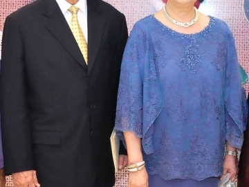 อมเรศ-ภัทรา ศิลาอ่อน