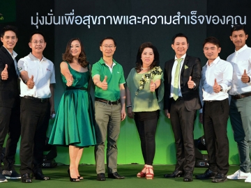 ตัวช่วยสู่ทุกความสำเร็จ : ตุลย์ วงศ์ศุภสวัสดิ์ ผจก.ทั่วไป บจก.เซเรบอส (ประเทศไทย) ผู้ผลิตแบรนด์ซุปไก่สกัด แบรนด์รังนกแท้ และแบรนด์วีต้า เปิดงาน “แบรนด์ 180 ปี มุ่งมั่นเพื่อสุขภาพและความสำเร็จของคุณ” โดยมี ดร.ลักขณา ลีละยุทธโยธิน พร้อมด้วยคนดังในสาขาอาชีพต่างๆ ร่วมงาน ที่โรงแรมแลนด์มาร์ค