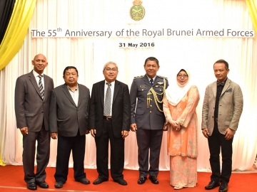 ครบรอบ 55 ปี : รอศักดิ์ มูลทรัพย์ ประธานกรรมการบริหารโรงแรม อัล มีรอซ (AlMROZ) มิติใหม่แห่งการพักผ่อนในคอนเซ็ปต์ฮาลาสโฮเต็ล 100% ต้อนรับคณะทูตทหารนำโดย พันโทนูรุดดิน สา และทูตทหาร แห่งสถานทูตบรูไนดารุสสลามประจำประเทศไทย ในโอกาสจัดงานฉลองครบรอบวันสถาปนา 55 ปี ทหารบรูไนฯ ณ โรงแรมอัล มีรอซ