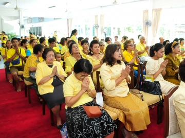 ประชาชนทั่วไปเข้าร่วมในพิธีทอดผ้าป่าสามัคคี