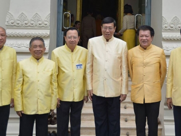 ศ.พิเศษ พรเพชร วิชิตชลชัย, ศรีศักดิ์ ว่องส่งสาร, พล.อ.เลิศฤทธิ์ เวชสวรรค์, พล.ร.อ.ศิษฐวัชร วงษ์สุวรรณ และคณะ ร่วมถ่ายภาพ