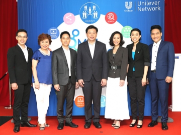 สตาร์ท อัพ : มนต์ชัย เดโชจรัสศรี กรรมการผู้อำนวยการ ยูนิลีเวอร์ เน็ทเวิร์ค ประเทศไทย บริษัท ยูนิลีเวอร์ ไทย เทรดดิ้ง จำกัด จัดงาน “สตาร์ท อัพ” งานที่เปิดโอกาสใหญ่ ทำง่าย ได้เร็ว โดยมี ลักขณา อังสาชน, ภก.ดร.พงศกรพัฒน์ อรุโณทยานันท์, ศันสนีย์ ทรงเกียรติธนา, ชนิกา เจียรพัฒน์, เรืออากาศตรีไพรัตน์ จันปุ่ม และ วิชยะ คุ้มสุด ร่วมงาน ณ ยูนิลีเวอร์ เฮ้าส์ ถนนพระราม 9