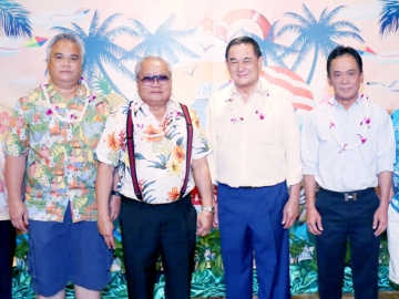 มิตรภาพ...ผูกพัน : ดร.ปราจิน เอี่ยมลำเนา ปธ.กก.บห.บมจ.กรังด์ปรีซ์ อินเตอร์เนชั่นแนล ร่วมงานเลี้ยงสังสรรค์ปีที่ 18 หนังสือพิมพ์ยวดยาน โดยมี ดร.อัศวิน 
อิงคะกุล ประธาน มิราเคิล กรุ๊ป ต้อนรับ จาตุรนต์ โกมลมิศร์ รอง ปธ.กก.บห.
อาวุโสฯ, อโณทัย-พีระพงศ์ เอี่ยมลำเนา ที่ โรงแรมมิราเคิล แกรนด์ คอนเวนชั่น