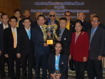 ภาพข่าวยอดเยี่ยม : สุรชัย วิเศษโสภา นายกสมาคมช่างภาพสื่อมวลชนฯ แถลงข่าวการจัดประกวดภาพข่าวสื่อมวลชนยอดเยี่ยม ครั้งที่ 19 รับถ้วยรางวัลพระราชทานฯ พร้อมเงินรางวัล ในวันที่ 22 ก.ย.2559 โดยถ่ายทอดสดทางสถานีโทรทัศน์กองทัพบก ช่อง 7 เวลา 15.45 น. ที่โรงแรมเซ็นทาราแกรนด์ ลาดพร้าว