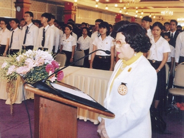 ดร.ศศมนต อินทุภูติ อุปนายกฯ รักษาการแทน นายกพุทธสมาคมแห่งประเทศไทยฯ กล่าวรายงาน