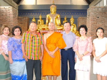 เข้าสู่ร่มกาสาวพัสตร์ : ดร.ไชยวัฒน์ เหลืองอมรเลิศ ประธานคณะกรรมการ บริษัท สยามพาร์ค บางกอก จำกัด ร่วมงานอุปสมบทบุตรชายคนรอง วุฒิชัย เหลืองอมรเลิศ กรรมการผู้จัดการใหญ่ สวนสยามทะเล-กรุงเทพฯ โดยมีญาติมิตรร่วมอนุโมทนาบุญ ณ วัดภูเขาทอง จังหวัดพระนครศรีอยุธยา