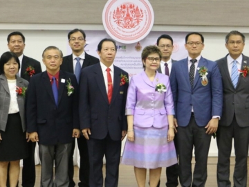 วิถีที่เปลี่ยนไป : รศ.ดร.ชูวงค์ พงศ์เจริญพาณิชย์ รองคณบดีคณะวิศวกรรมศาสตร์ สถาบันเทคโนโลยีพระจอมเกล้าเจ้าคุณทหารลาดกระบัง ร่วมเปิด “โครงการพัฒนาผู้ประกอบการใหม่ (Start Up) ปี 2559” เพื่อยกระดับการประกอบธุรกิจโดยใช้เทคโนโลยี นวัตกรรมพัฒนาผลิตภัณฑ์หรือบริการ ให้ประสบผลสำเร็จ