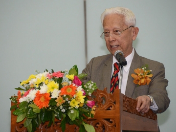 ศ.พิเศษ นรนิติ เศรษฐบุตร นายกสภามหาวิทยาลัยธรรมศาสตร์ ประธานในพิธีกล่าวเปิดงาน