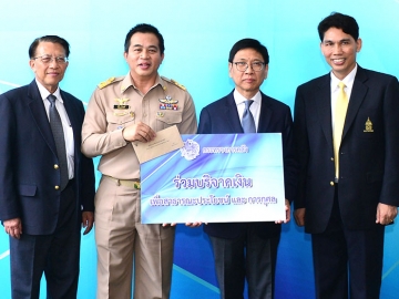 142 ปี กรมศุลกากร : กุลิศ สมบัติศิริ อธิบดีกรมศุลกากร เป็นประธานในพิธีสักการะพระพุทธโสธร พระพรหม พระภูมิเจ้าที่และพระพุทธรูปประจำกรมศุลกากร พิธีการทางศาสนา และกิจกรรมต่างๆ ในโอกาสวันคล้ายวันสถาปนา พร้อมมอบเงินให้แก่มูลนิธิธรรมรักษ์ วัดพระบาทน้ำพุ จ.ลพบุรี ที่กรมศุลกากร คลองเตย