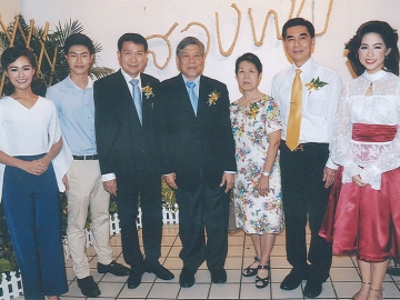 ละครการกุศล : ศ.นพ.ปิยะมิตร ศรีธรา คณบดีคณะแพทยศาสตร์ โรงพยาบาลรามาธิบดีเป็นประธาน เปิดงานรอบปฐมทัศน์ ละครเวทีการกุศล ครั้งที่ 9 เรื่อง“สองพบ” นำแสดงโดยนักศึกษาแพทย์โรงพยาบาลรามาธิบดี ณ ห้องประชุมอารีวัลยะเสวี คณะแพทยศาสตร์ โรงพยาบาลรามาธิบดี