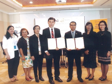 เพื่อนักลงทุน : พสิษฐ์ อัศววัฒนาพรผู้อำนวยการ ที เอช เอ ซี สถาบันอนุญาโตตุลาการ ลงนามความร่วมมือกับ โชคดีแก้วแสง รองเลขาธิการคณะกรรมการส่งเสริมการลงทุน (บีโอไอ) เพื่อส่งเสริมให้ความรู้นักลงทุนในการใช้กระบวนการระงับข้อพิพาททางเลือกสำหรับการค้าระหว่างประเทศ ให้กับนักลงทุน ณ อาคารภิรัชทาวเวอร์ แอท เอ็มควอเทียร์