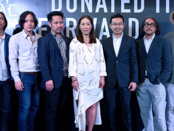 เพื่อการกุศล : ชนิสา แก้วเรือน รอง กก.ผจก.อาวุโส บจ.สยามพิวรรธน์ เปิดงานนิทรรศการ สยามเซ็นเตอร์ โดเนท อิท ฟอร์เวิลด์ บาย อานนท์ ไพโรจน์ นิทรรศการศิลปะเชิงกิจกรรมสร้างสรรค์รูปแบบใหม่ โดยนำสิ่งของจากผู้มีชื่อเสียงในสังคม 24 คน มาสร้างสรรค์เป็นผลงานศิลปะ พร้อมตั้งกล่องรับบริจาคสมทบทุนองค์กรการกุศล โดยมี พงศ์อนันต์ สุขเกษม,อานนท์ ไพโรจน์, ชล เจนประภาพันธ์, อารักษ์ อ่อนวิลัย ร่วมงาน ณ บริเวณชั้น 1 สยามเซ็นเตอร์ เมืองแห่งไอเดียที่ล้ำเทรนด์