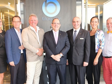 เตรียมพร้อม : มร.วิม เอ็น.เอ็ม.ฟาเก็ล ผจก.ทั่วไป โรงแรมเซ็นทาราแกรนด์ฯ ลาดพร้าว ประชุมหารือการจัดเทศกาลอาหารประจำชาติเนเธอร์แลนด์ ในเดือน ก.ย.2559 ร่วมจัดโดยโรงแรมฯ, หอการค้าเนเธอร์แลนด์-ไทย และ มหาวิทยาลัยสเตนเดน