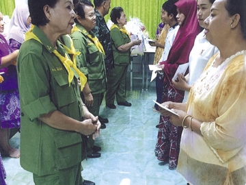 มอบเงินปลอบขวัญผู้สูญเสียจากเหตุการณ์ไม่สงบในภาคใต้