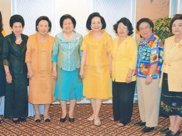 ประธานคนใหม่ : คณะกรรมการมูลนิธิกตเวทินในพระบรมราชูปถัมภ์ จัดประชุมเพื่อแต่งตั้งประธาน และรองประธานมูลนิธิกตเวทินในพระบรมราชูปถัมภ์คนใหม่ซึ่ง คุณหญิงอุไรวรรณ ศิรินุพงศ์ ได้รับการแต่งตั้ง ให้เป็นประธานมูลนิธิฯ คุณหญิงโรส บริบาลบุรีภัณฑ์, คุณหญิงแจ่มใส ศิลปอาชา, และ คุณหญิงทิพยวรรณ ตันตกิตติ์ เป็นรองประธานมูลนิธิฯ โดยมี คุณหญิงจินดา จรุงเจริญเวชช์ คุณหญิงแสงเดือน ณ นคร สุมน ปราณีประชาชน สมถวิล บุณโยปัษฎัมภ์ จันทรา อินทรทูต เข้าร่วมประชุมด้วย ณ ห้องเมธี โรงแรมมณเฑียร กรุงเทพ ถนนสุรวงศ์