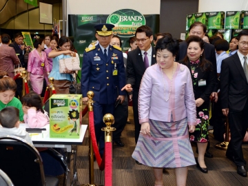 พระเจ้าวรวงศ์เธอ พระองค์เจ้าโสมสวลี พระวรราชาทินัดดามาตุ เสด็จเปิดการแข่งขัน “แบรนด์เกมส์ กีฬาเพิ่มปัญญานานาชาติ” ประจำปี 2559 ซึ่งจัดโดย กระทรวงศึกษาธิการ, แบรนด์ซุปไก่สกัด และสมาคมครอสเวิร์ดเกมส์ เอแม็ท คำคม และซูโดกุ แห่งประเทศไทย ณ ศูนย์การค้าเซ็นทรัลพลาซา เวสต์เกต นนทบุรี
