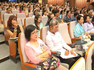 บรรยากาศในงานเสวนามีประชาชนผู้สนใจเข้าร่วมงานคับคั่ง