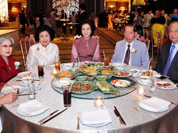ดร.สุเมธ-คุณหญิงจินตนา ตันติเวชกุล,อรนุช โอสถานนท์, ท่านผู้หญิงมณฑินี-ศ.ดร.อุกฤษ มงคลนาวิน และ พล.อ.พฤณท์ สุวรรณทัต อดีต รมช.กระทรวงคมนาคม