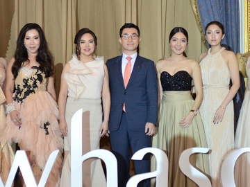 ฉลองความสำเร็จ : หฤดี วรพงศ์พิสุทธิ์ ผจก.ทั่วไป แบรนด์โซลวาซู ประเทศไทย บจก.อมอร์แปซิฟิค (ไทยแลนด์) จัดงาน “Sulwhasoo The Essential Night 2016” เปิดตัวกลุ่มผลิตภัณฑ์ใหม่ “Sulwhasoo The Essential EX Line” แบรนด์เครื่องสำอางจากเกาหลี ที่ โรงแรมแมนดาริน โอเรียนเต็ล